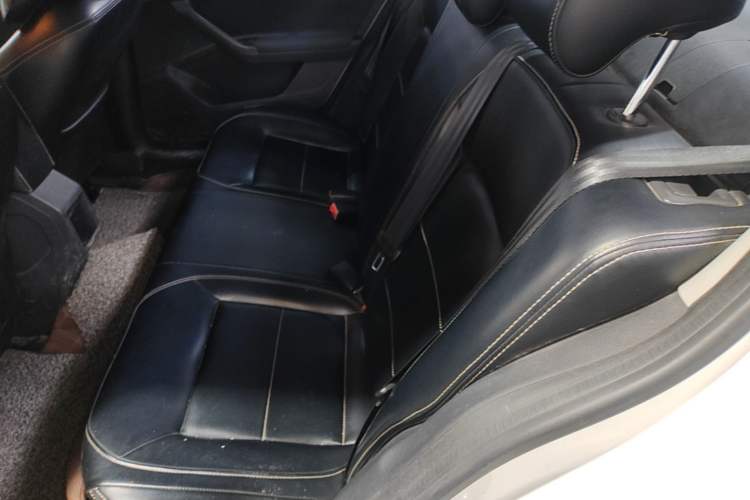 Used Volkswagen Lavida 2017 1.6L Automatic Fashion Edition Left Rear Seat