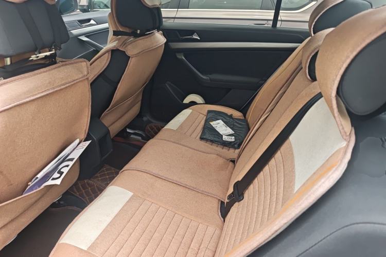 Used Volkswagen Lavida 2017 1.6L Automatic Fashion Edition Left Rear Seat