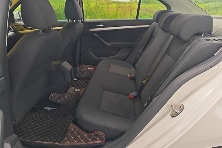 Used Volkswagen Lavida 2017 1.6L Automatic Fashion Edition Left Rear Seat