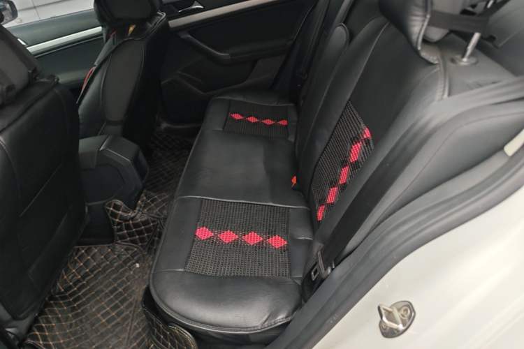 Used Volkswagen Lavida 2017 1.6L Manual Fashion Edition Left Rear Seat