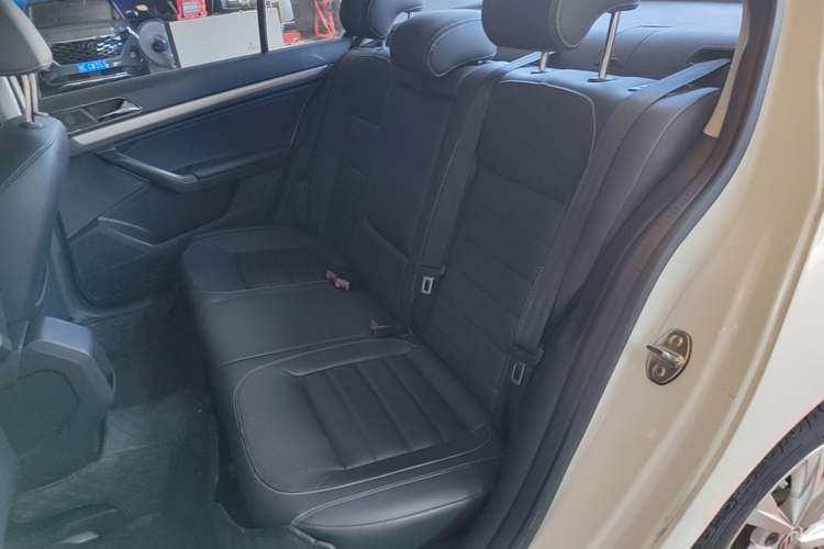 Used Volkswagen Lavida 2017 230TSI DSG Comfort Edition Left Rear Seat