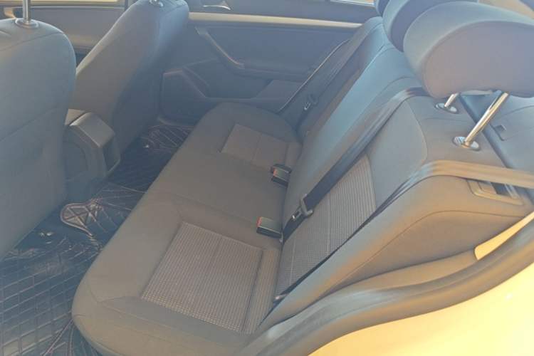 Used Volkswagen Lavida 2017 1.6L Automatic Fashion Edition Left Rear Seat