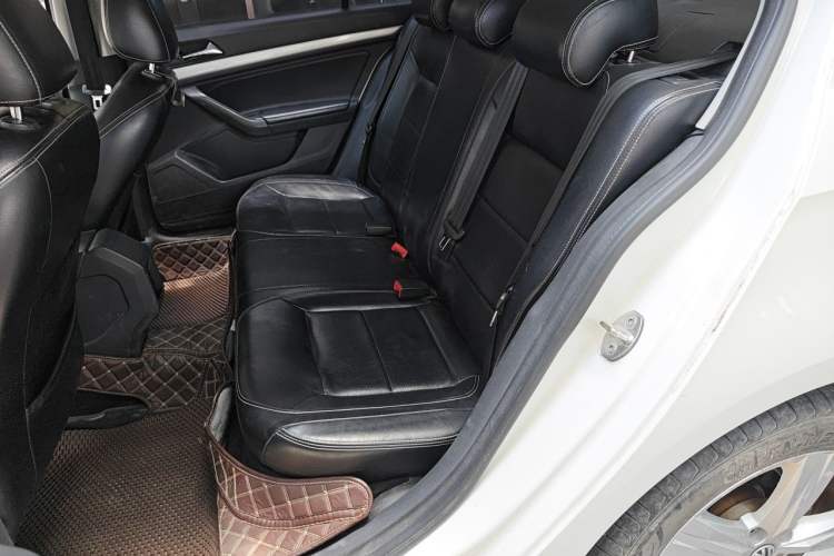 Used Volkswagen Lavida 2017 1.6L Manual Fashion Edition Left Rear Seat