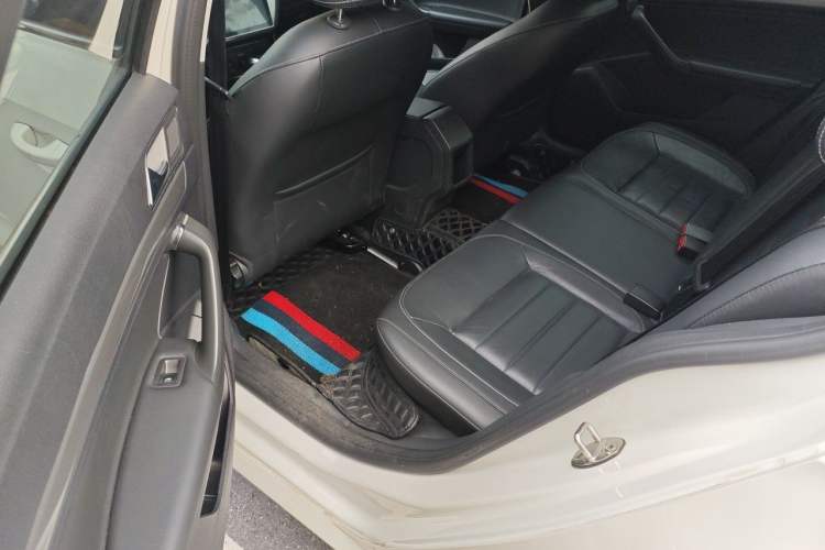 Used Volkswagen Lavida 2017 1.6L Automatic Comfort Edition Left Rear Seat