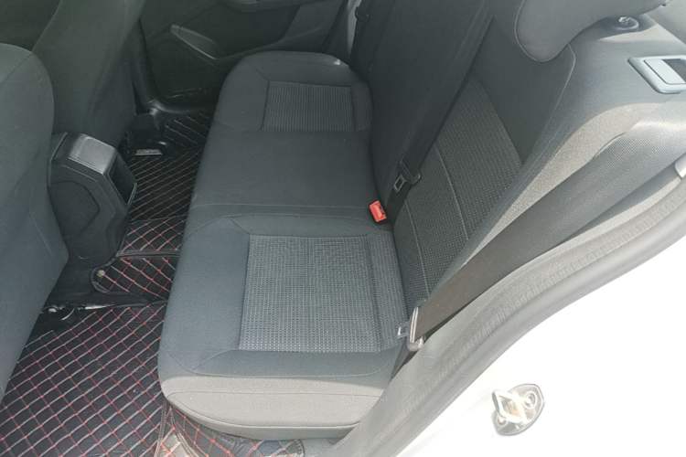 Used Volkswagen Lavida 2017 1.6L Automatic Fashion Edition Left Rear Seat