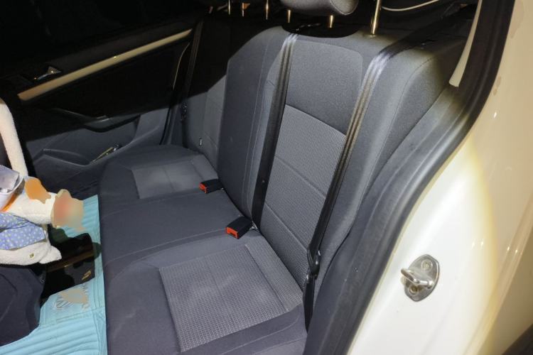 Used Volkswagen Lavida 2017 1.6L Automatic Fashion Edition Left Rear Seat