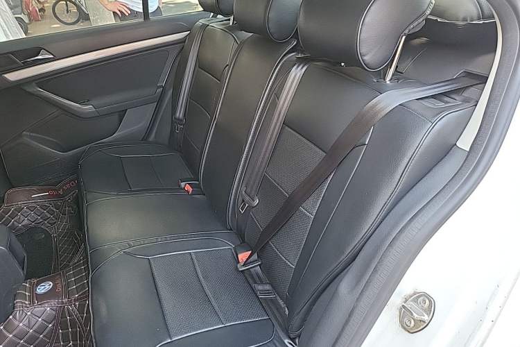 Used Volkswagen Lavida 2017 1.6L Automatic Fashion Edition Left Rear Seat