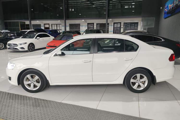 Used Volkswagen Lavida 2017 1.6L Automatic Comfort Edition Left Side