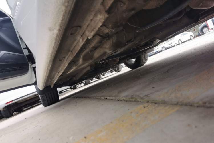 Used Volkswagen Lavida 2017 1.6L Automatic Comfort Edition Left Side Sill