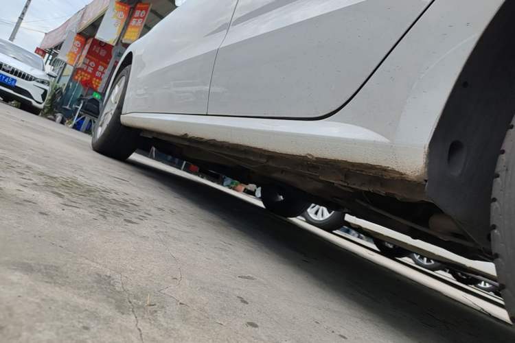 Used Volkswagen Lavida 2017 1.6L Manual Fashion Edition Left Side Sill