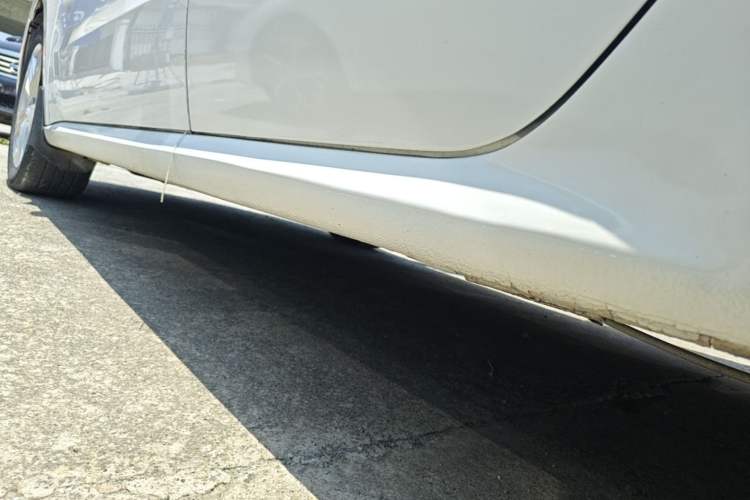 Used Volkswagen Lavida 2017 1.6L Automatic Fashion Edition Left Side Sill