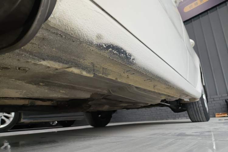Used Volkswagen Lavida 2017 1.6L Automatic Comfort Edition Left Side Sill