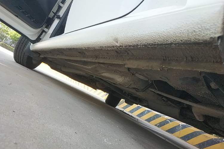 Used Volkswagen Lavida 2017 1.6L Automatic Fashion Edition Left Side Sill