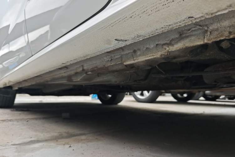 Used Volkswagen Lavida 2017 230TSI DSG Comfort Edition Left Side Sill
