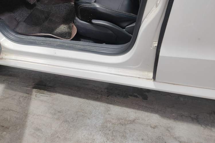Used Volkswagen Lavida 2017 1.6L Automatic Fashion Edition Left Side Sill