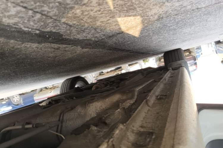 Used Volkswagen Lavida 2017 1.6L Automatic Fashion Edition Left Side Sill