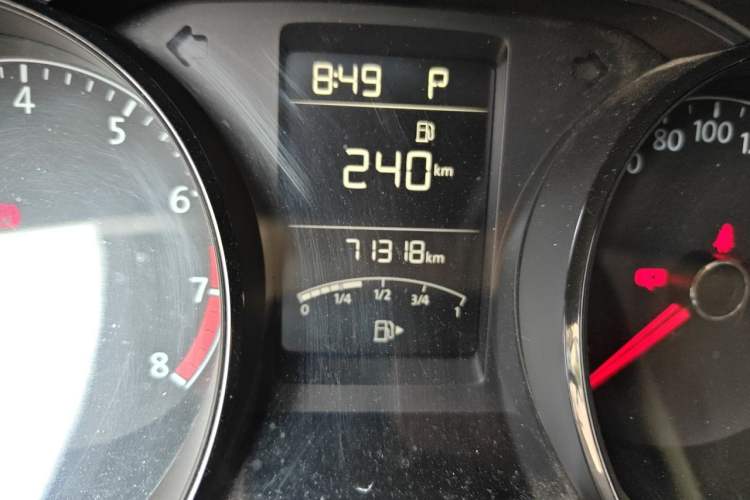 Used Volkswagen Lavida 2017 1.6L Automatic Fashion Edition Odometer Close Up