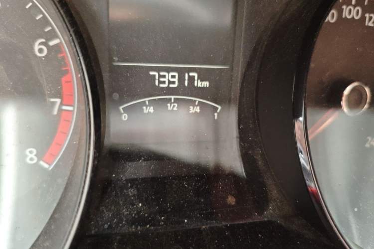 Used Volkswagen Lavida 2017 1.6L Manual Fashion Edition Odometer Close Up