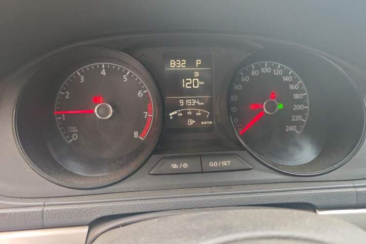 Used Volkswagen Lavida 2017 1.6L Automatic Fashion Edition Odometer Close Up