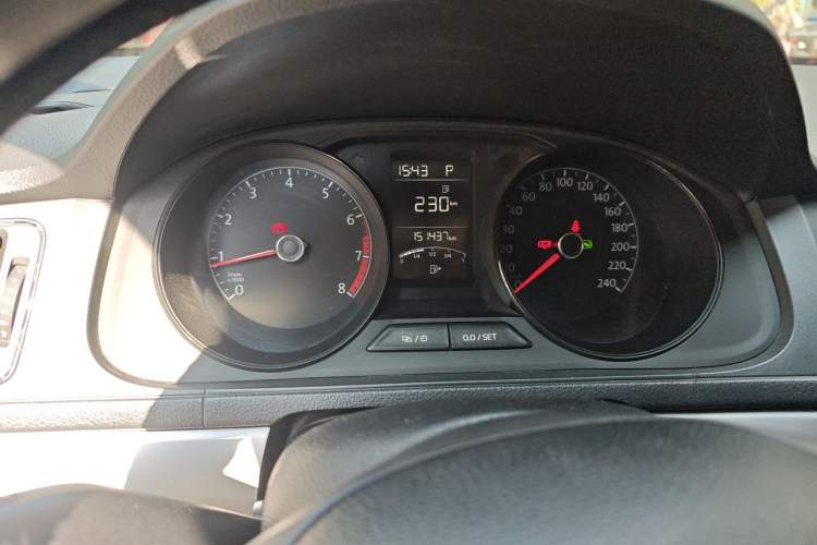 Used Volkswagen Lavida 2017 1.6L Automatic Fashion Edition Odometer Close Up