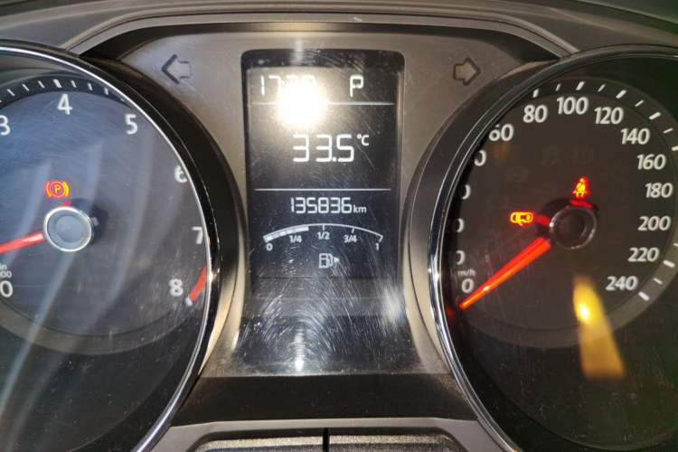 Used Volkswagen Lavida 2017 230TSI DSG Comfort Edition Odometer Close Up