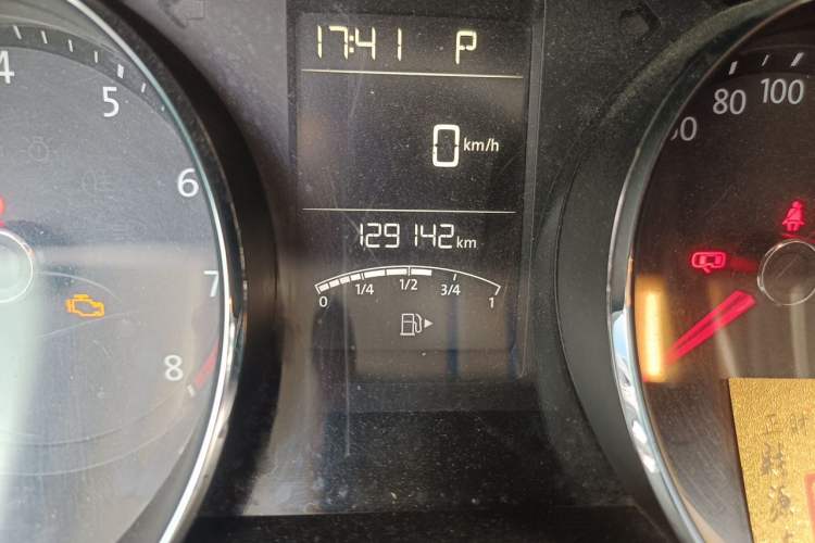 Used Volkswagen Lavida 2017 1.6L Automatic Comfort Edition Odometer Close Up