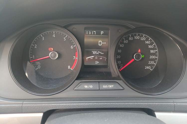 Used Volkswagen Lavida 2017 1.6L Automatic Fashion Edition Odometer Close Up