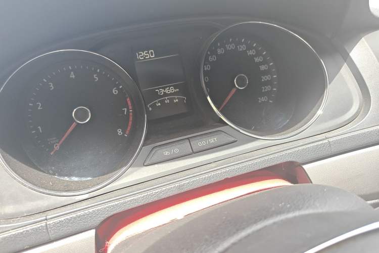 Used Volkswagen Lavida 2017 1.6L Automatic Comfort Edition Odometer Close Up