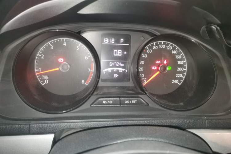 Used Volkswagen Lavida 2017 1.6L Automatic Fashion Edition Odometer Close Up