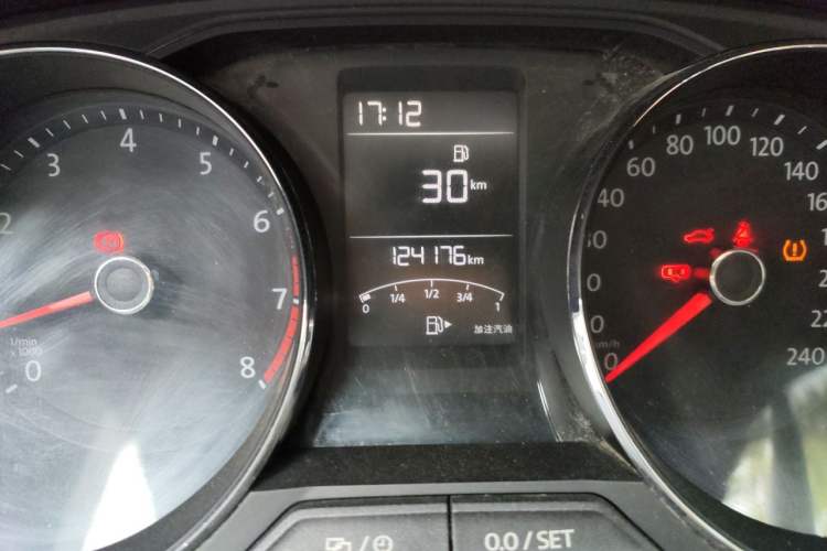 Used Volkswagen Lavida 2017 1.6L Manual Comfort Edition Odometer Close Up