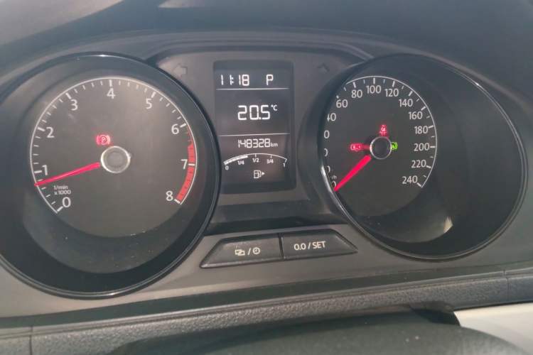 Used Volkswagen Lavida 2017 1.6L Automatic Fashion Edition Odometer Close Up