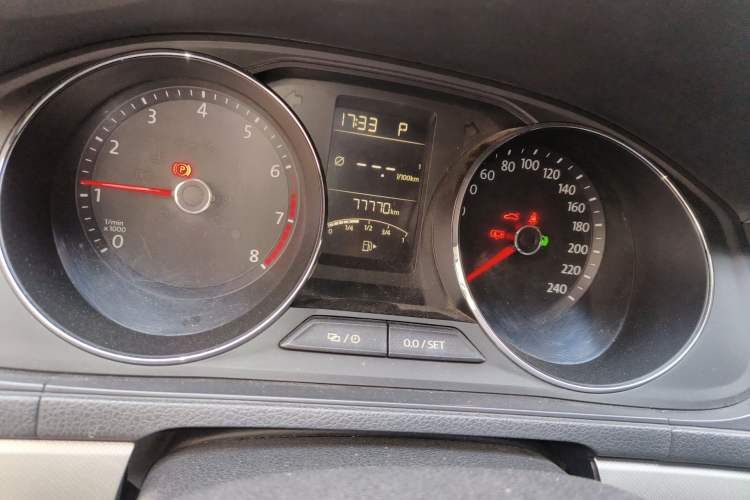 Used Volkswagen Lavida 2017 1.6L Automatic Comfort Edition Odometer Close Up