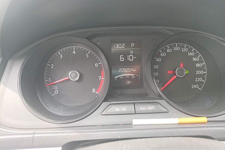 Used Volkswagen Lavida 2017 1.6L Automatic Fashion Edition Odometer Close Up