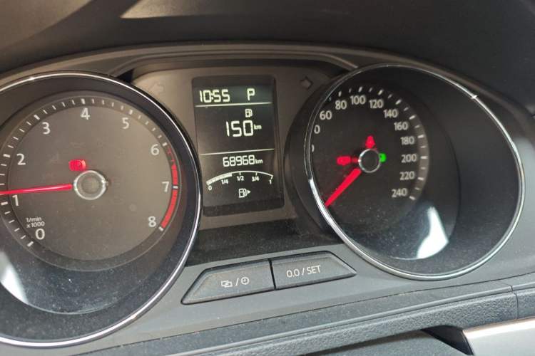 Used Volkswagen Lavida 2017 1.6L Automatic Comfort Edition Odometer Close Up
