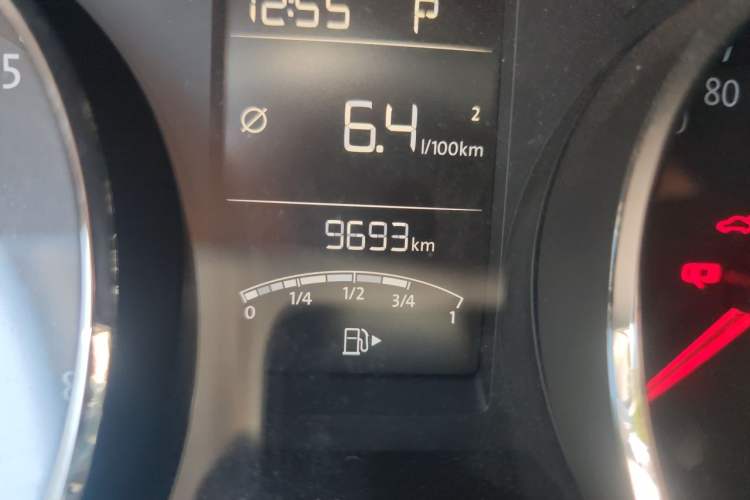 Used Volkswagen Lavida 2017 1.6L Automatic Comfort Edition Odometer Close Up