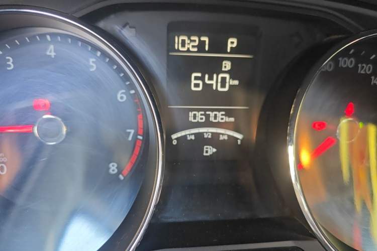 Used Volkswagen Lavida 2017 1.6L Automatic Comfort Edition Odometer Close Up
