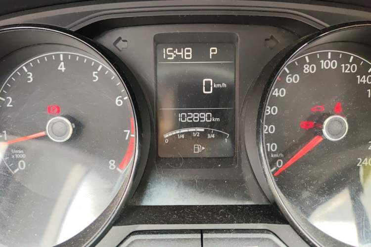 Used Volkswagen Lavida 2017 1.6L Automatic Fashion Edition Odometer Close Up