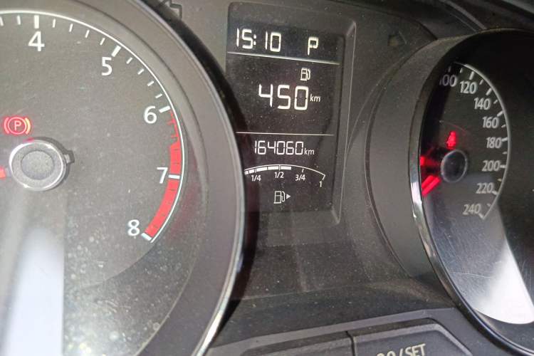 Used Volkswagen Lavida 2017 1.6L Automatic Fashion Edition Odometer Close Up