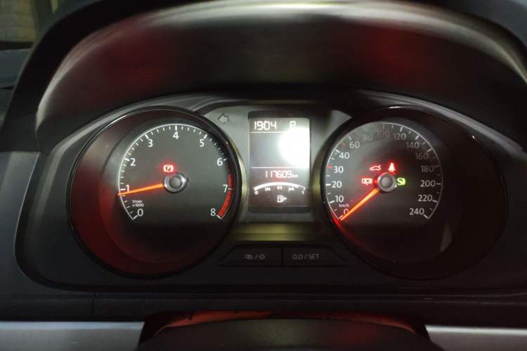 Used Volkswagen Lavida 2017 1.6L Automatic Fashion Edition Odometer Close Up