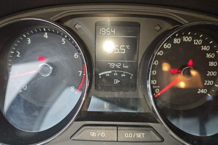 Used Volkswagen Lavida 2017 1.6L Manual Comfort Edition Odometer Close Up