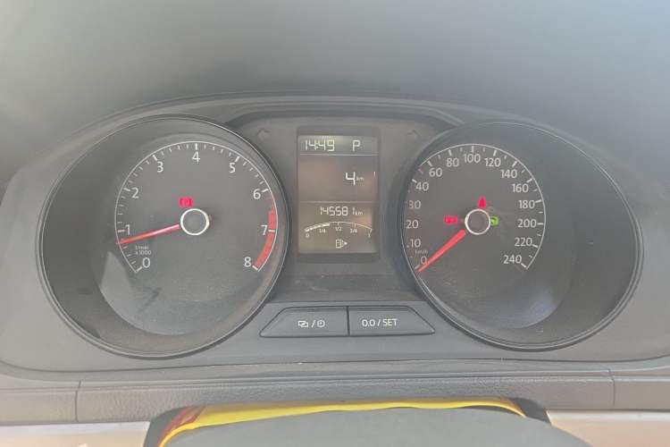 Used Volkswagen Lavida 2017 1.6L Automatic Fashion Edition Odometer Close Up