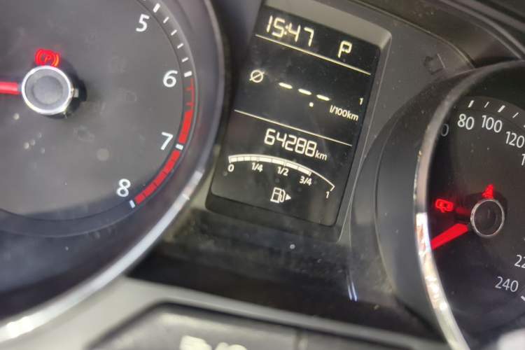 Used Volkswagen Lavida 2017 1.6L Automatic Comfort Edition Odometer Close Up