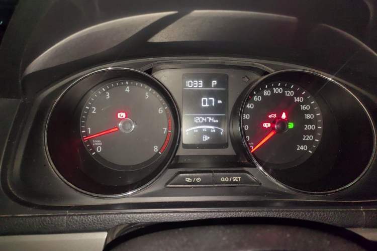 Used Volkswagen Lavida 2017 1.6L Automatic Comfort Edition Odometer Close Up