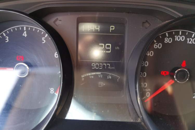 Used Volkswagen Lavida 2017 1.6L Automatic Fashion Edition Odometer Close Up