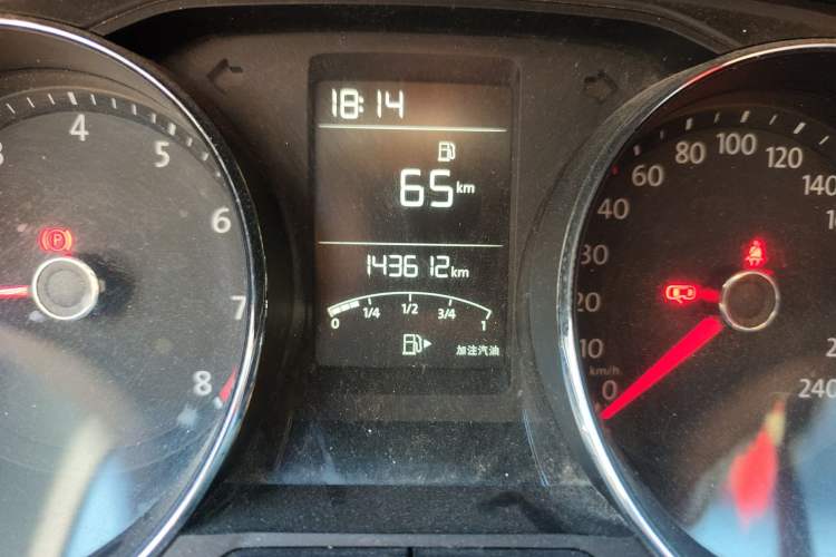 Used Volkswagen Lavida 2017 1.6L Manual Comfort Edition Odometer Close Up
