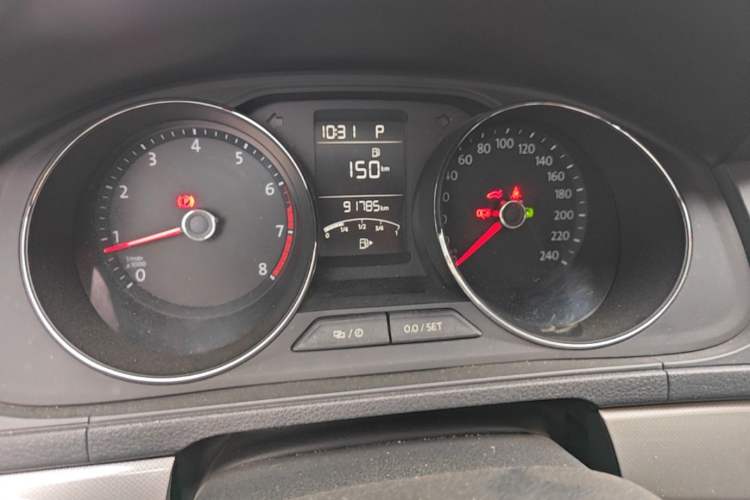 Used Volkswagen Lavida 2017 1.6L Automatic Comfort Edition Odometer Close Up