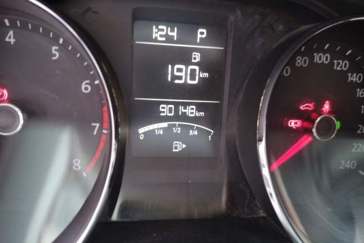 Used Volkswagen Lavida 2017 1.6L Automatic Comfort Edition Odometer Close Up