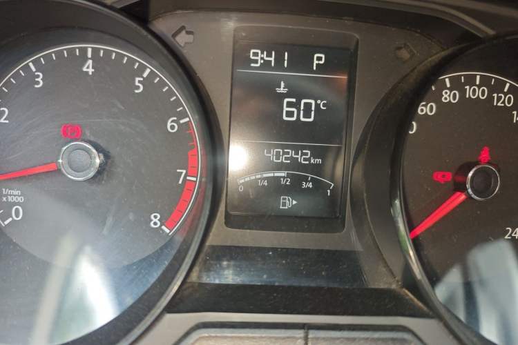 Used Volkswagen Lavida 2017 1.6L Automatic Fashion Edition Odometer Close Up