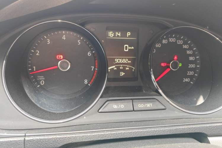 Used Volkswagen Lavida 2017 1.6L Automatic Comfort Edition Odometer Close Up