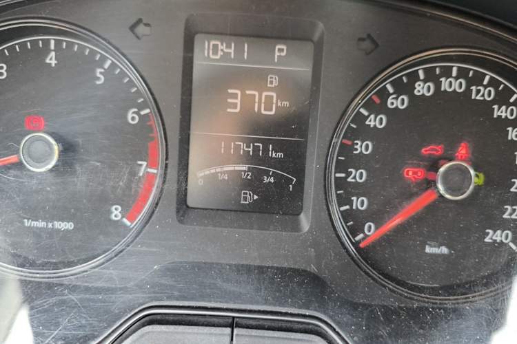 Used Volkswagen Lavida 2017 1.6L Automatic Fashion Edition Odometer Close Up